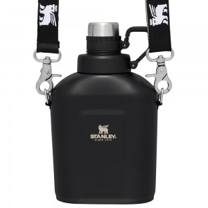 Black Stanley The Legendary Classic Insulated Canteen | 1.1QT Water Bottles | 89706MZEA