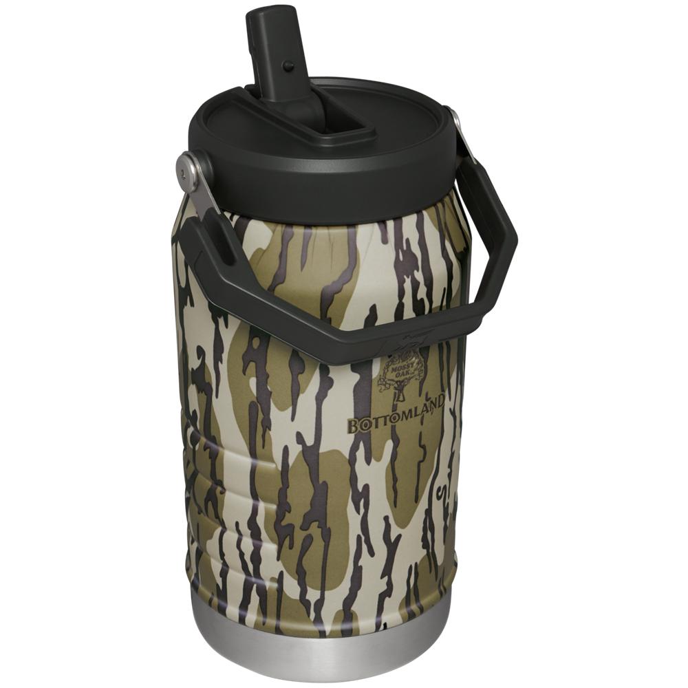 Camo Stanley Hunt + Fish IceFlow Flip Straw Jug | 64 OZ JUGS | 54086ISFO