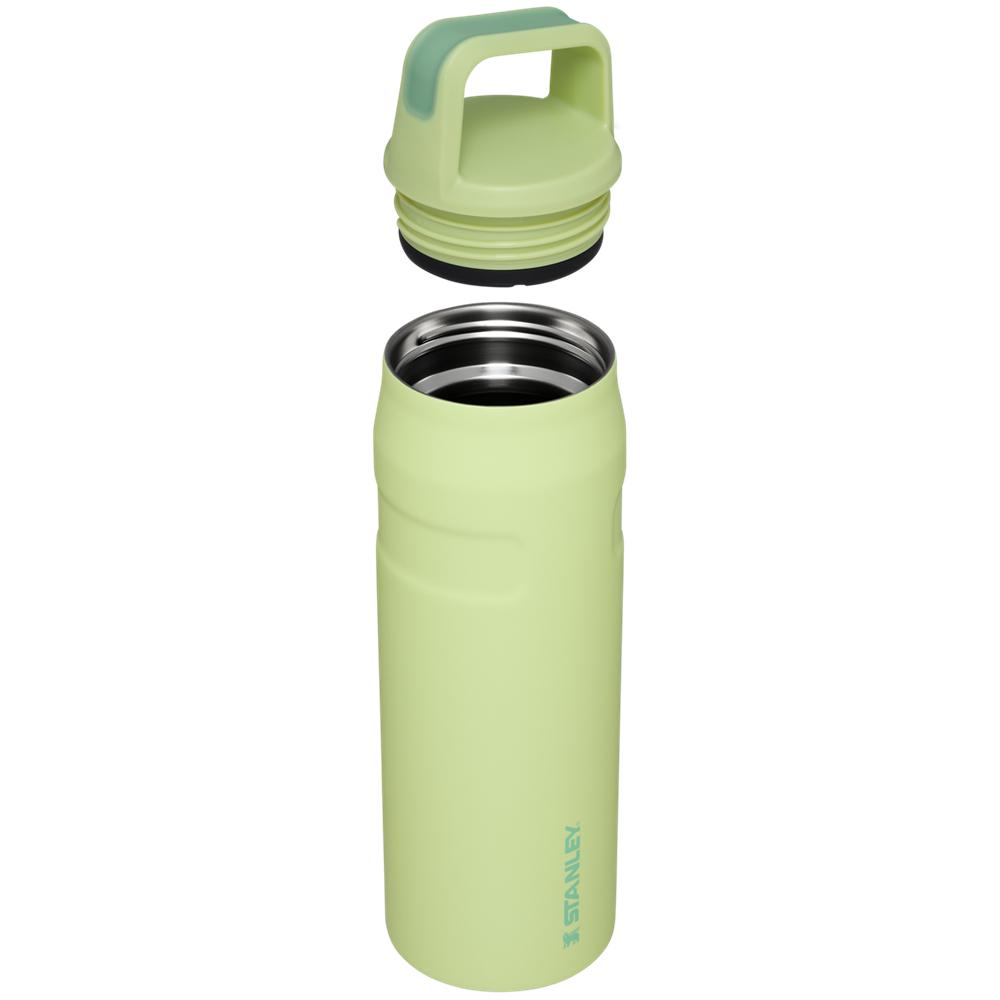 Green Stanley IceFlow™ Bottle with Cap and Carry+ Lid | 24 OZ Water Bottles | 31274JPTI