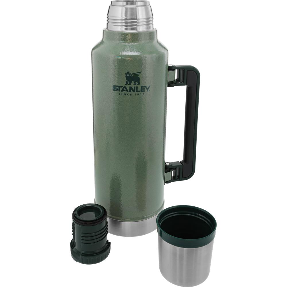 Hammertone Green Stanley Classic Legendary Vacuum Insulated Bottle | 2 QT Vacuum Bottles | 64781WZFM